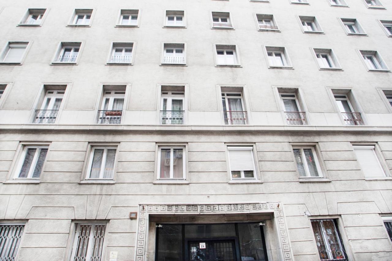 Christine-2 Bedrooms Apartment In The Downtown Budapest Luaran gambar